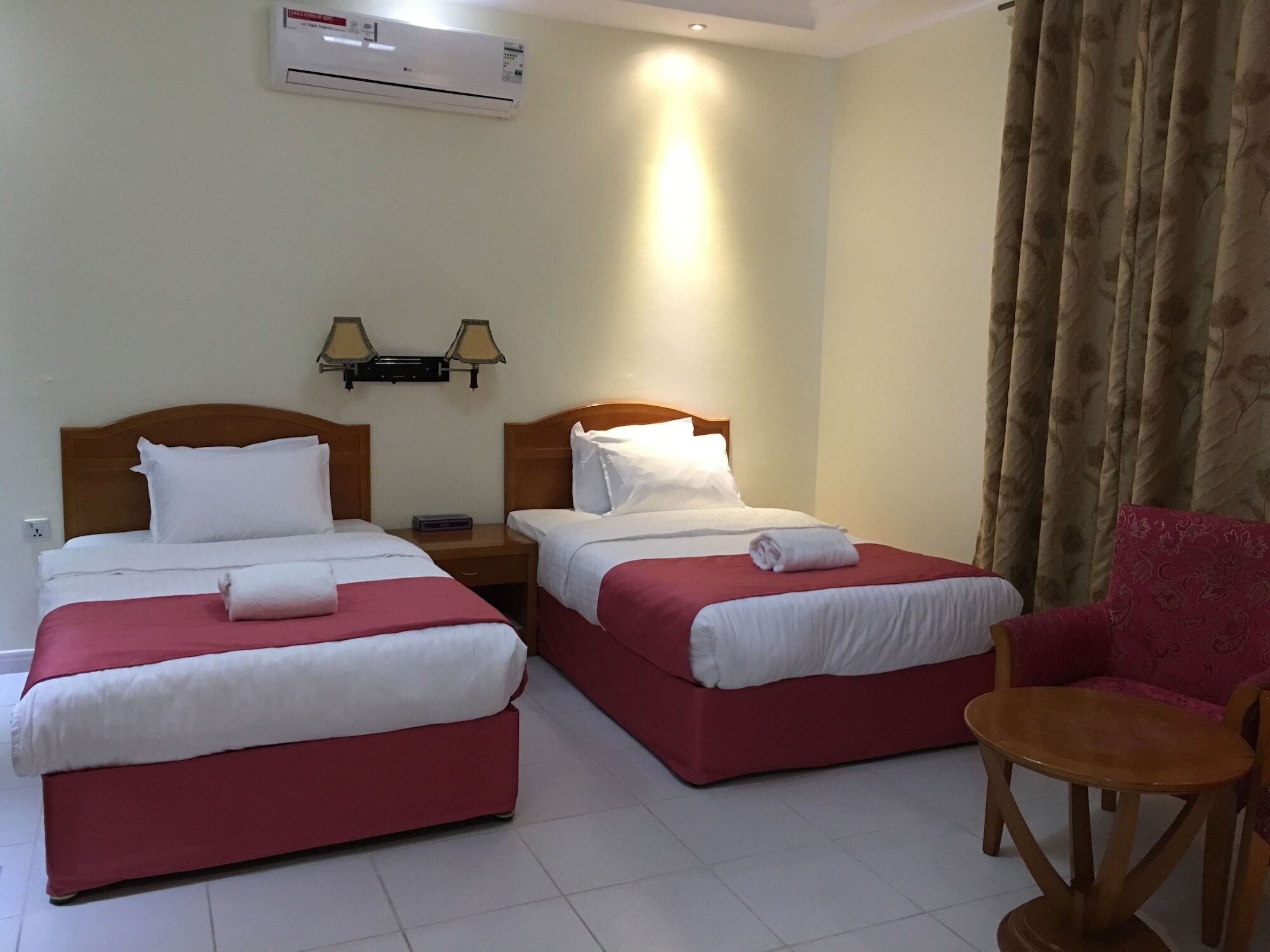 Oyo 366 Waves Hotel Ajman Exteriör bild
