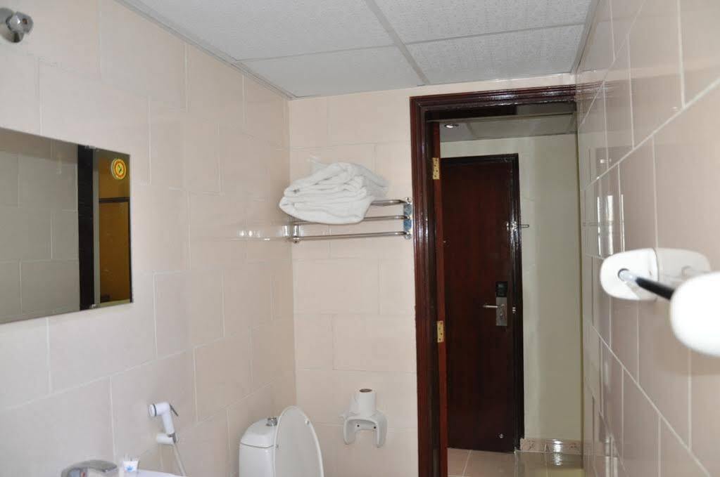 Oyo 366 Waves Hotel Ajman Exteriör bild