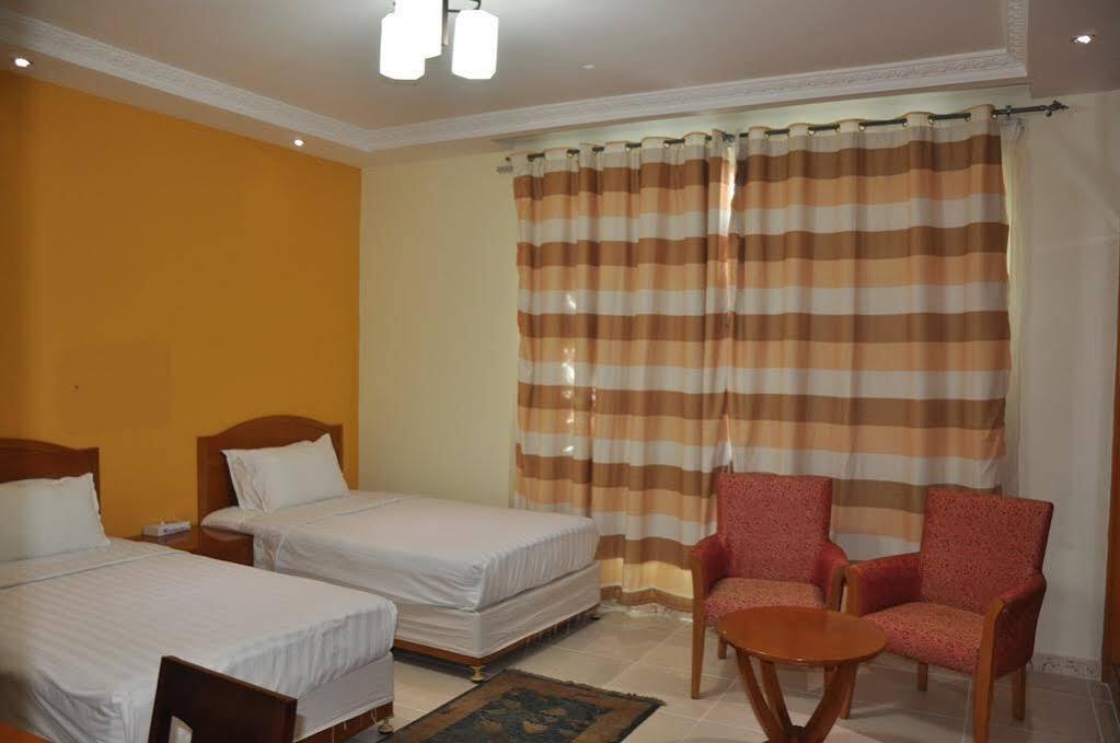 Oyo 366 Waves Hotel Ajman Exteriör bild